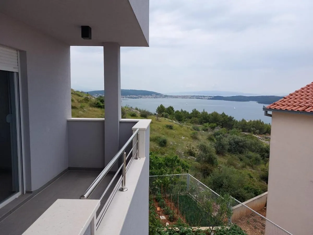 Apartments Vini Seget Donji Croatia