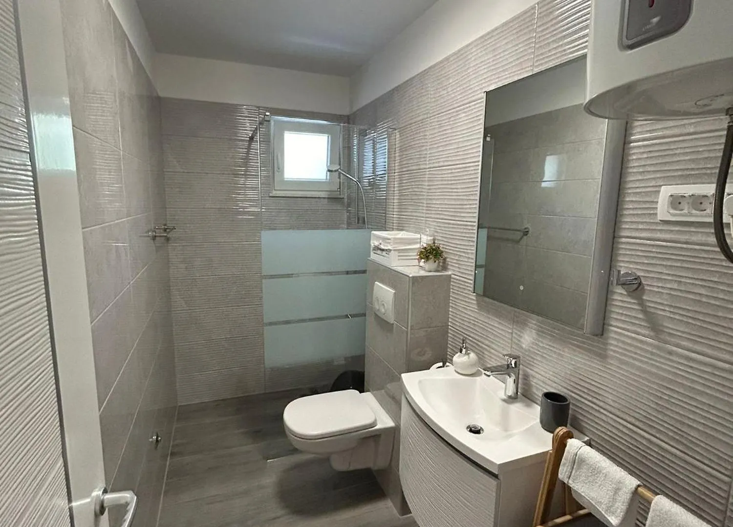 Apartments Vini Seget Donji