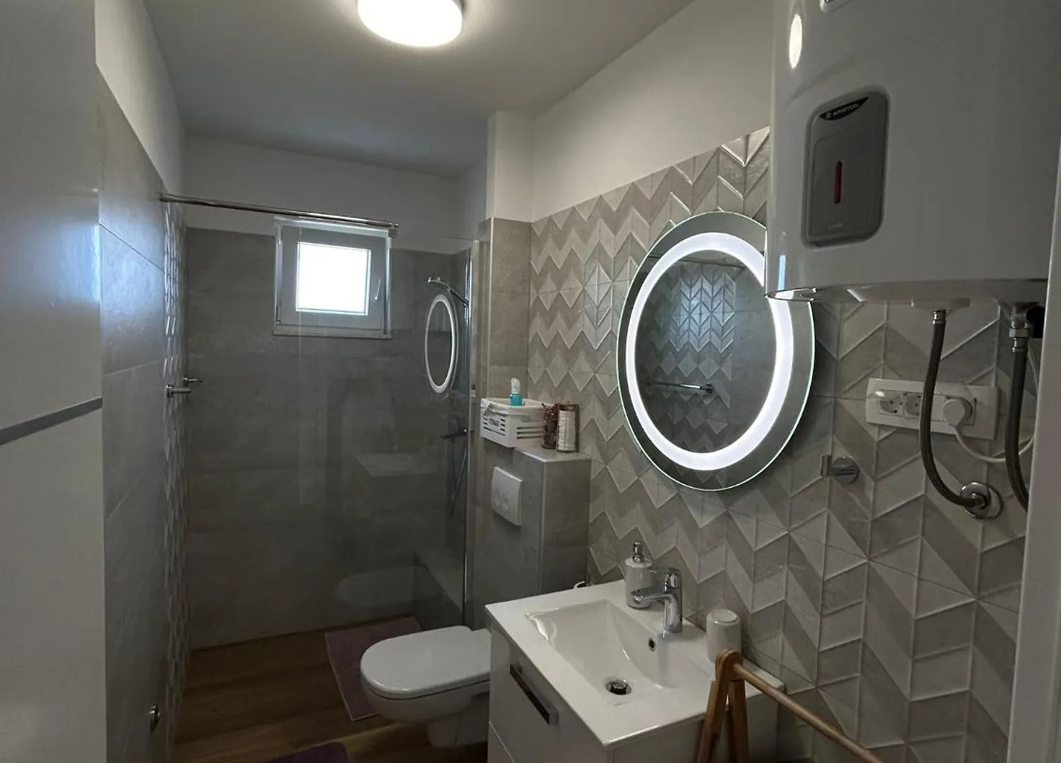Apartments Vini Seget Donji 0*,  Croatia